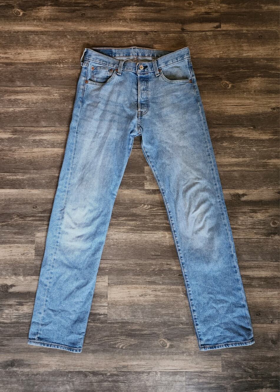 Vintage Levis 501 Jeans Mens Blue Light Wash Made USA Button Fly Size 30x32